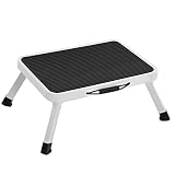 SONGMICS Escalón, Taburete Escalón, Escalera Plegable, Un Peldaño, Acero, con Alfombrilla de Goma Antideslizante, para Baño, Cocina, Carga 150 kg, 37,5 x 26,5 x 17,5 cm, Blanco GSL01WT