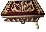 Preciosa caja mágica de madera tallada; caja rompecabezas, con compartimento secreto; caja con truco hecha a mano.