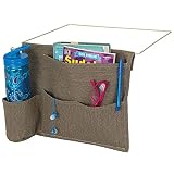 mDesign Organizador colgante con 4 bolsillos – Espaciosa mesita de noche para colgar de algodón – Práctica bolsa organizadora con colgador para guardar agua, mando a distancia, reloj, etc. – marrón