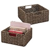 mDesign Juego de 2 cajas de almacenaje – Cajas organizadoras plegables hechas de mimbre – Cestas de almacenaje ideal para ropa, juguetes o revistas – Canastas con agarrador – marrón