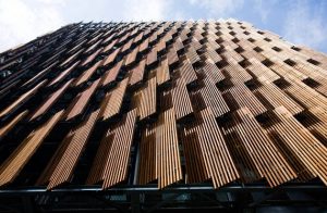 Celosias De Madera En Edificios