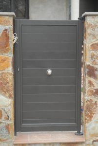 Puertas Exterior Aluminio Jardin