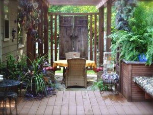 Cómo crear espacios privados en el jardín