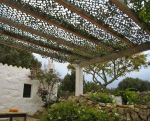 Cómo hacer una pérgola para dar sombra a su jardín