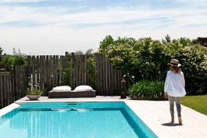 La piscina de mampostería es una solución para los días de calor
