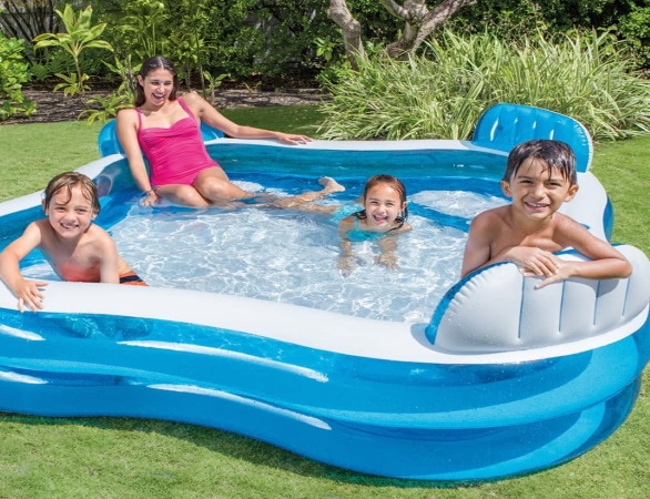 Felfújható gyermekmedence ülésekkel családi típus INTEX kék szín téglalap alakú műanyag légfürdő család top5