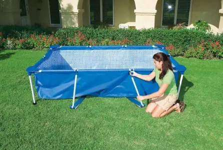 Piscina infantil con estructura metálica INTEX